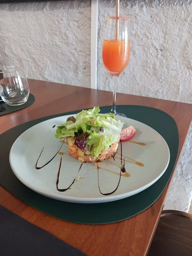 Karine YVON_Les Tisons by Punta Cana_Chaussée-Saint-Victor_review