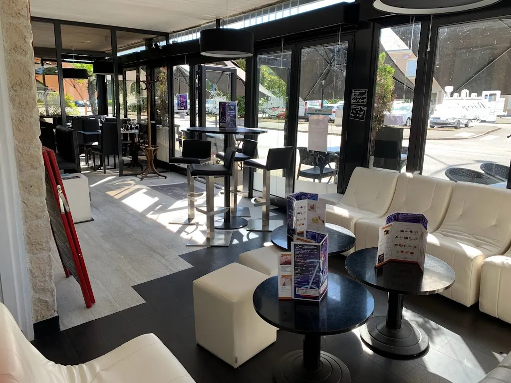 LA LOCOMOTIVE restaurant in Issoudun