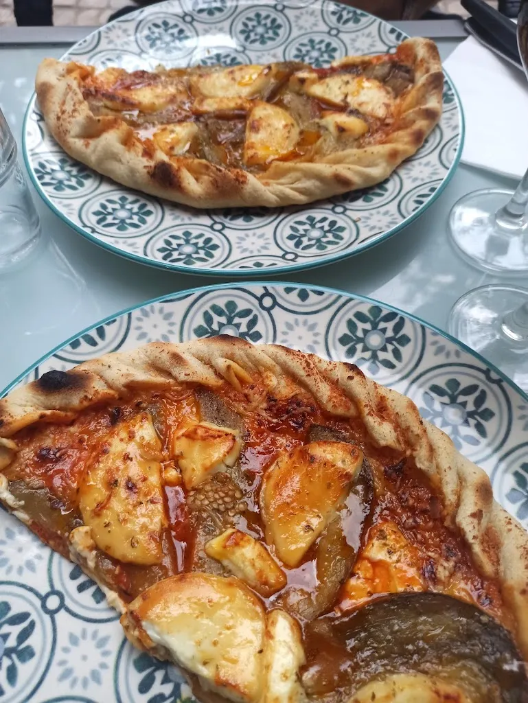 Raphaël Giannuzzi_L'arbre à Pizza_Buis-les-Baronnies_review