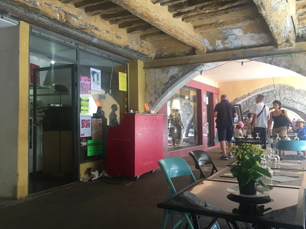 L'arbre à Pizza Restaurant in Buis-les-Baronnies