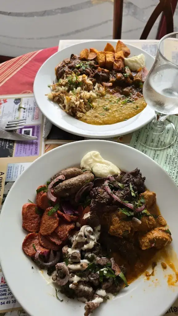 Jan Peter de Valk_Le Bon Libanais_Issoudun_review