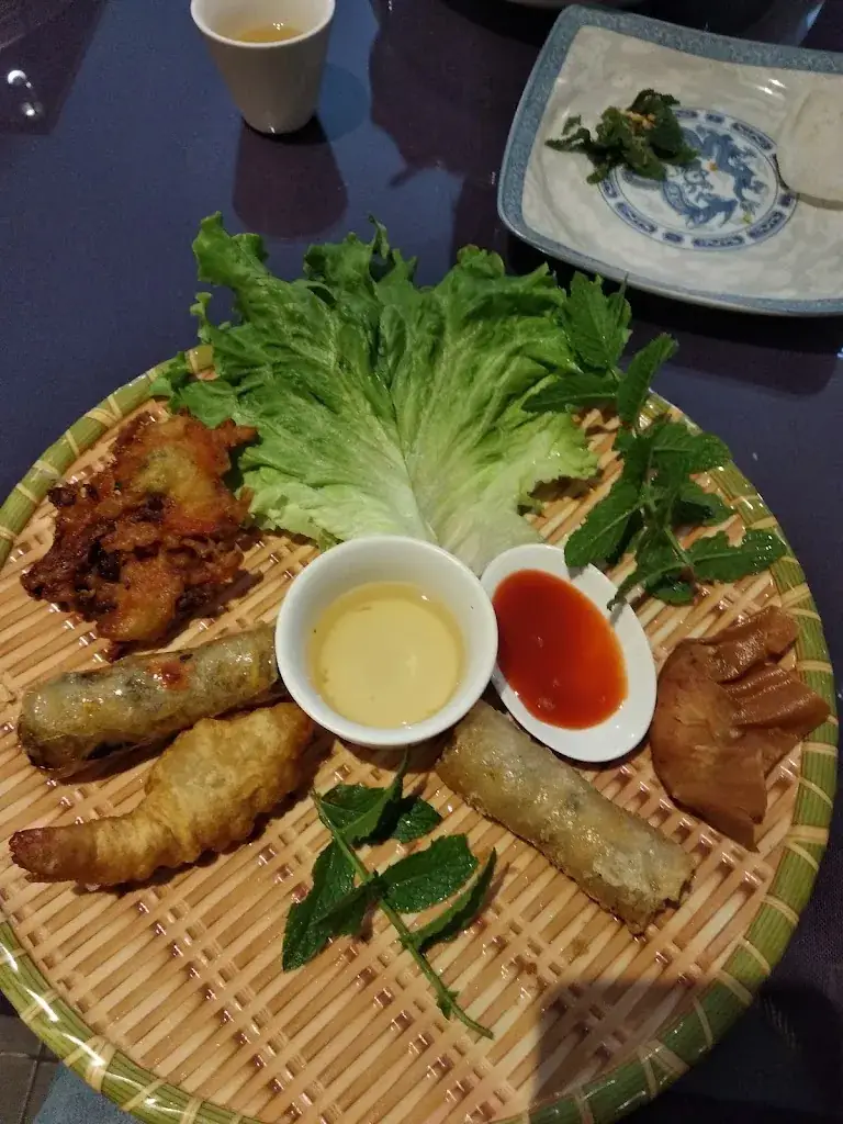 Shiril S Jude_Ha Noi Quan_Issoudun_review