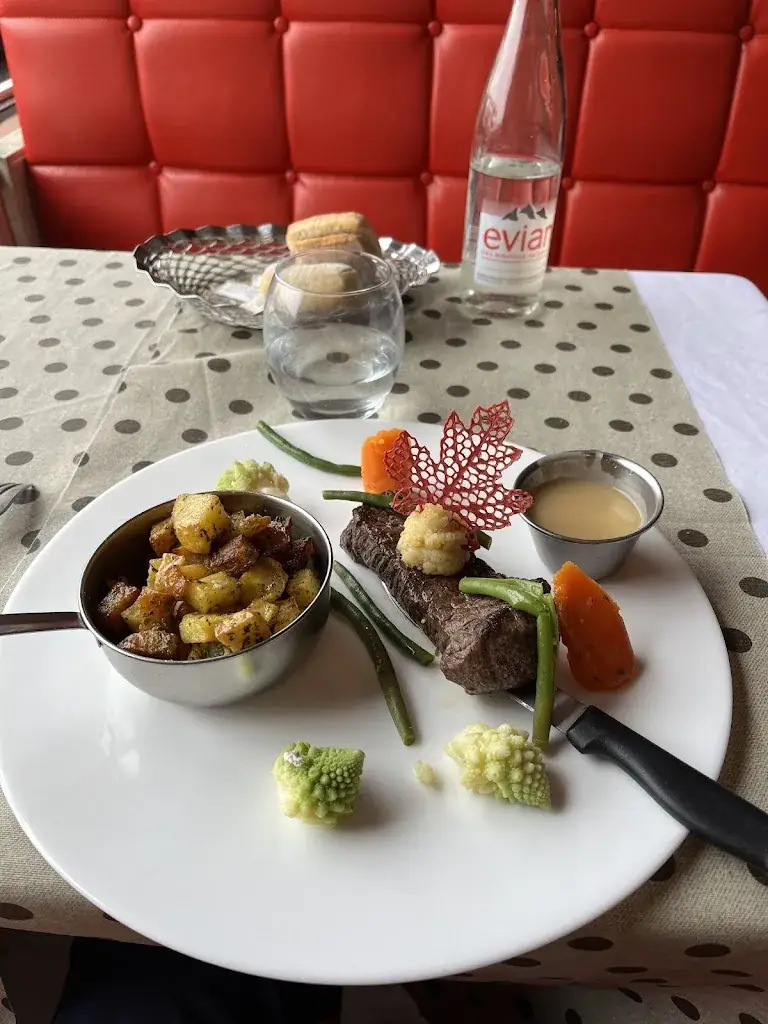 Le Regency_Gien_slider_image_3