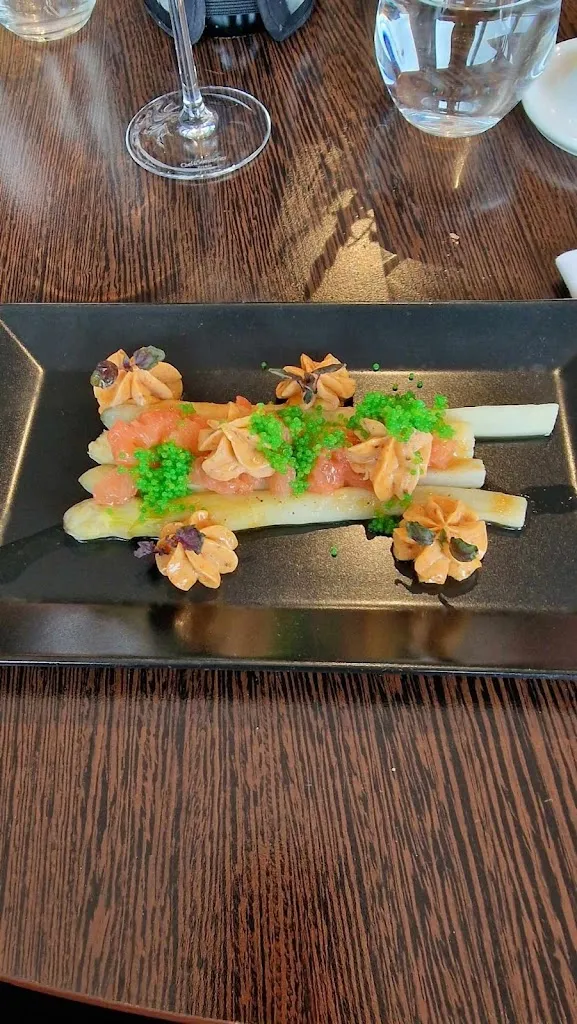 Michel Neveu_La Belle Récolte_Chapelle-Saint-Ursin_review