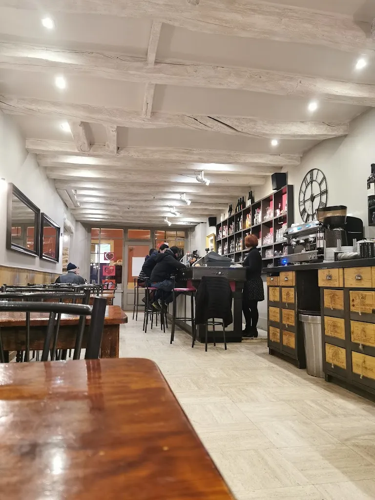 Le Chatelet restaurant in Saint-Amour