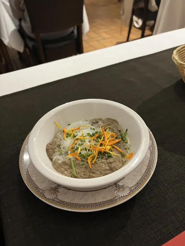 Loreta Vizule_La Petite Auberge_Ferté-Saint-Aubin_review