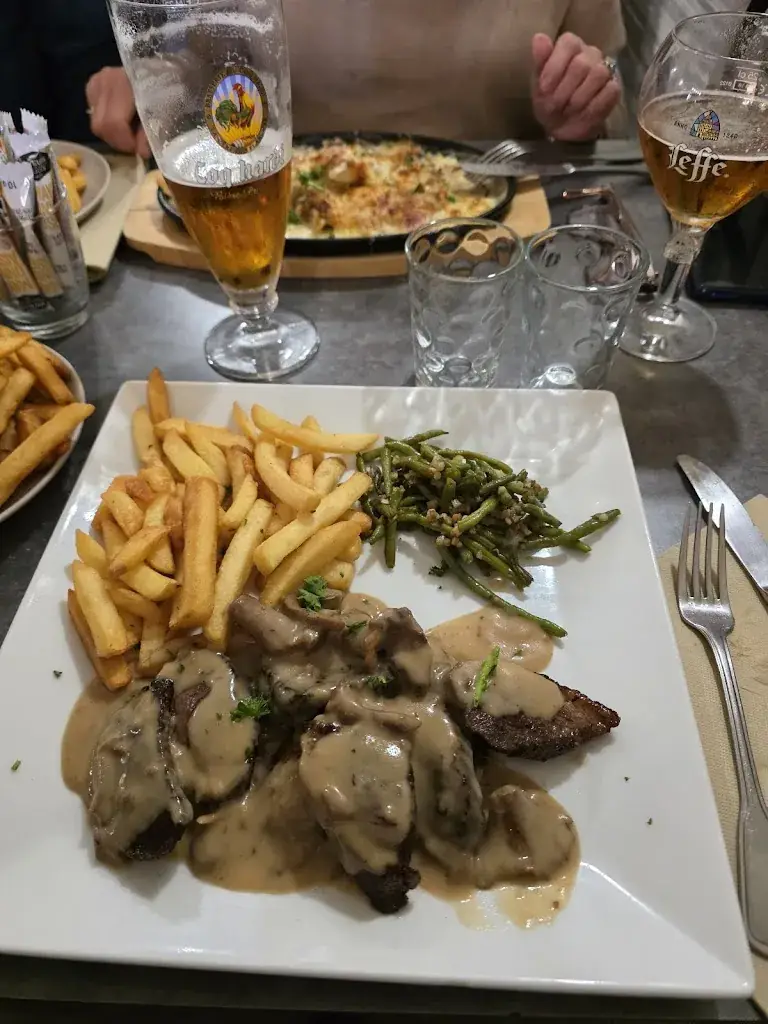 Javier González Giménez_L'Eau à la Bouche_Ferté-Saint-Aubin_review