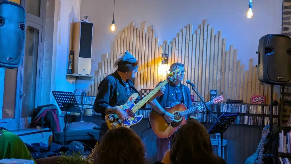 Sarah ROUSSEL_Harmonium_Véretz_review