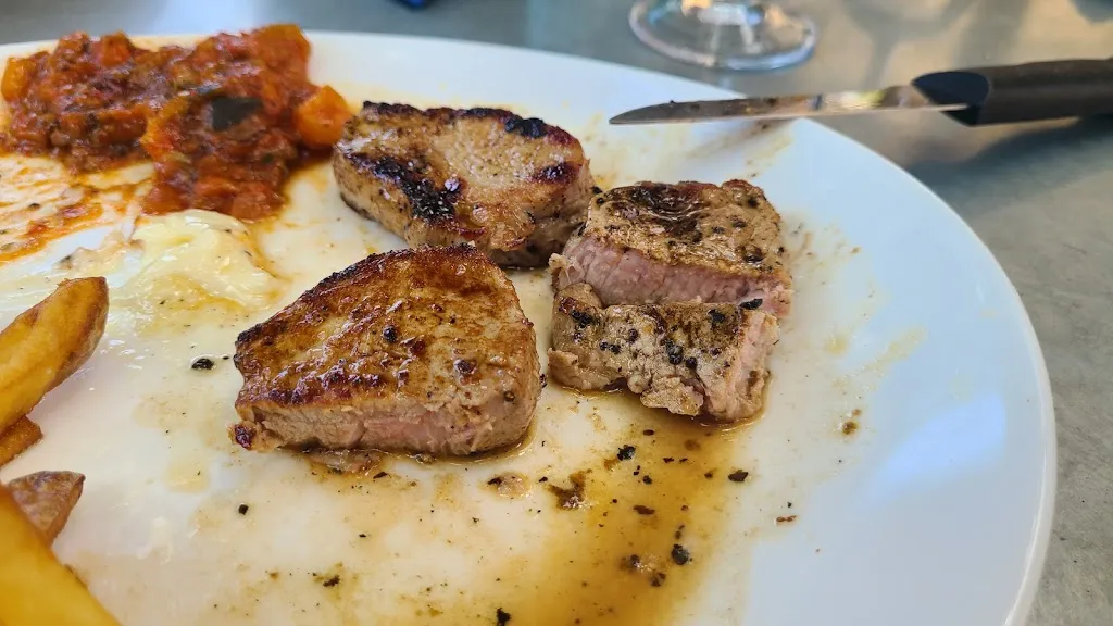 Le Saint Julien Restaurant Bar à Vin Bar à cocktails restaurant in Buis-les-Baronnies