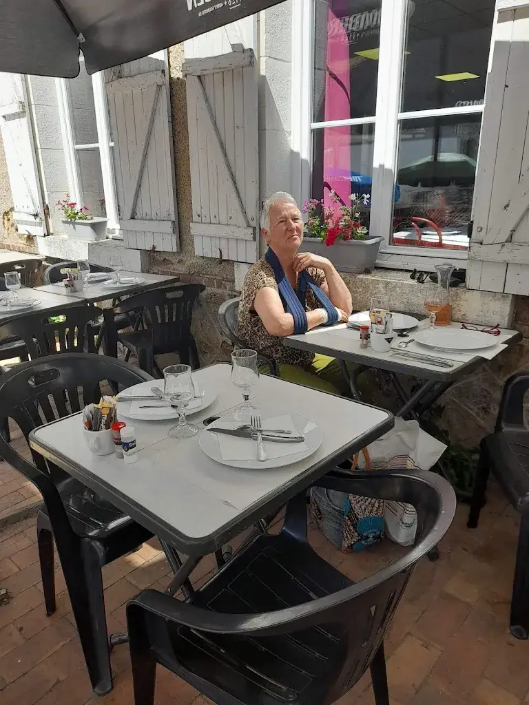 maria jeunhomme_Hotel Du Nord_Henrichemont_reseña