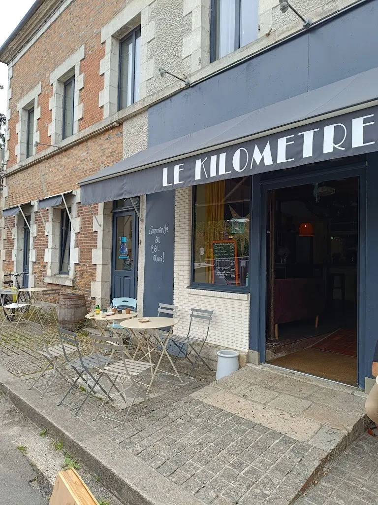 virginie boughareb_Le KM2_Henrichemont_review