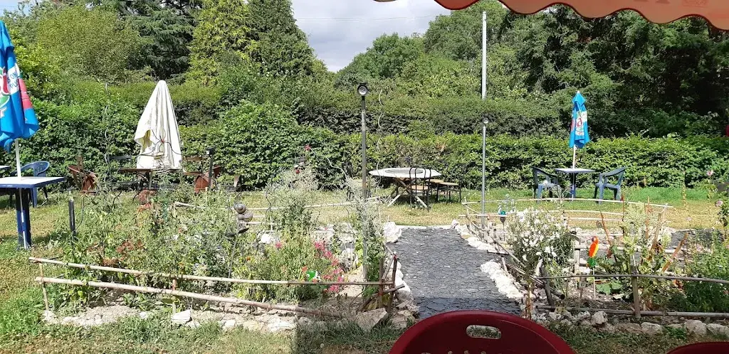 celine nicolini_Les marivoles_Henrichemont_review