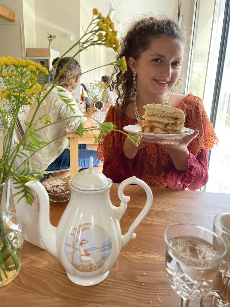 céline Bergeault_L'Aigre Douce_Henrichemont_review