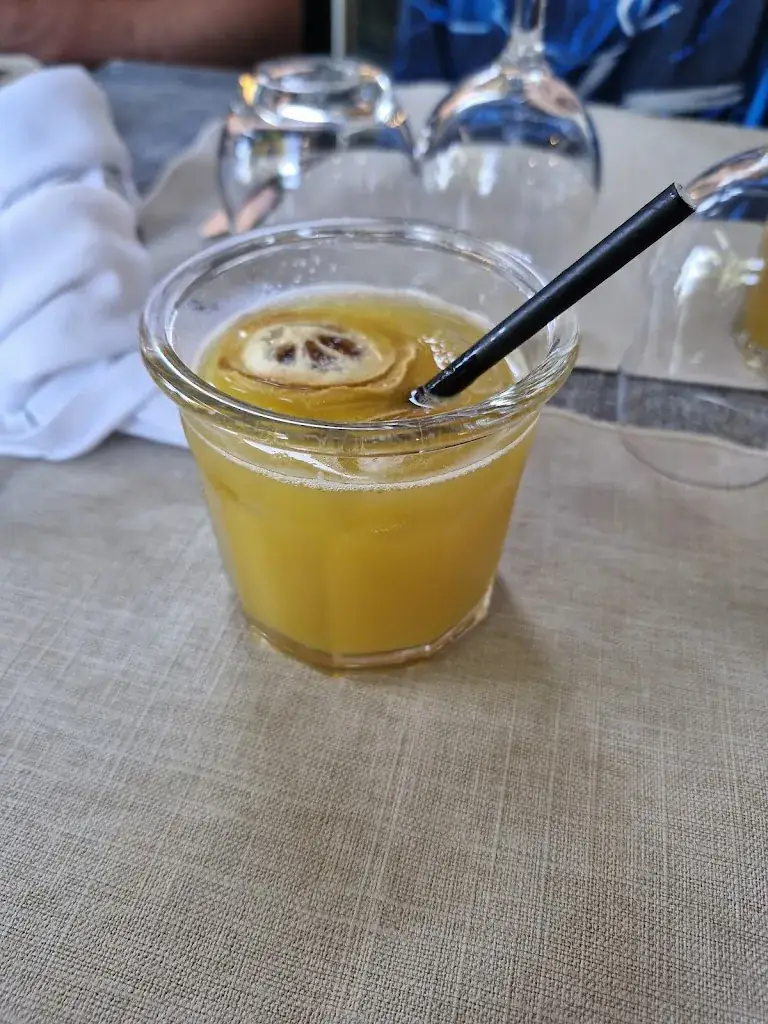 Corinne JAGUENEAU_Le Péché Mignon_Vignoux-sous-les-Aix_review