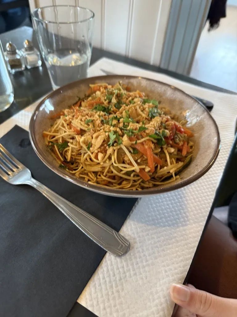 Emy Q_Le Sainte Anne_Riche_review