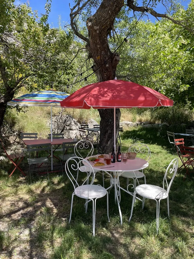 Le Cabanon du Poët_Poët-en-Percip_slider_image_1