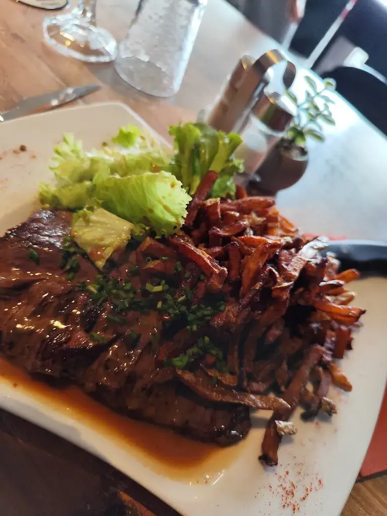 Charly L_Bistrot Bonheur_Châteauroux_review