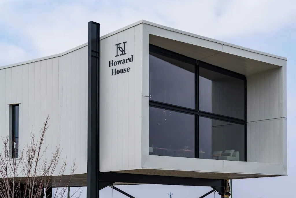 Howard House_Bron_slider_image_3