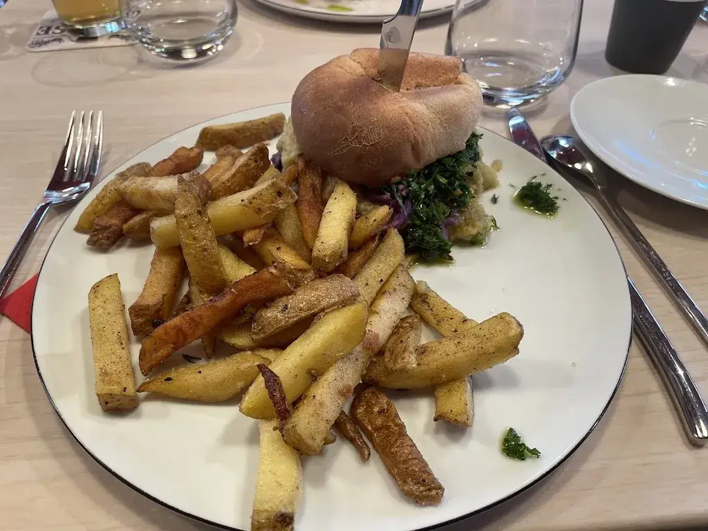 Laurita_Bistrot Les Iris_Bron_review