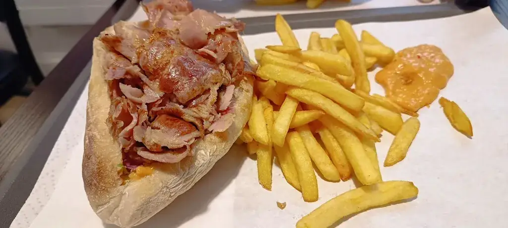 SAMI DIM (POUPOUSTYLE)_PALACE PIZZA_Loupe_recensione