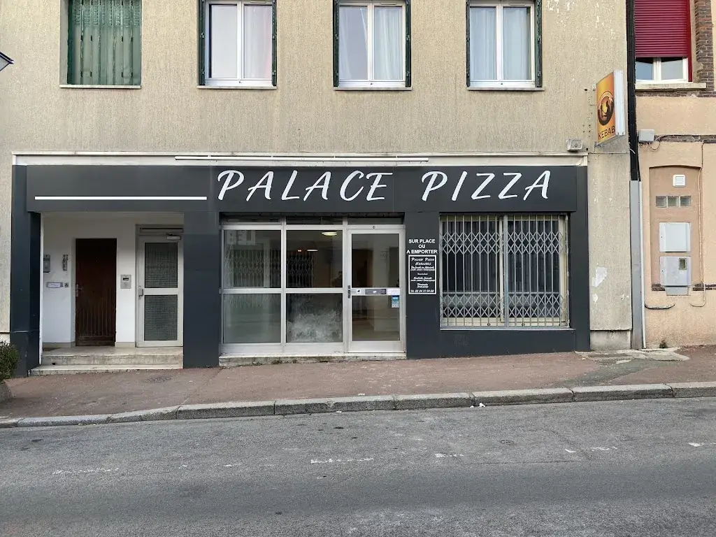 PALACE PIZZA restaurant in Loupe
