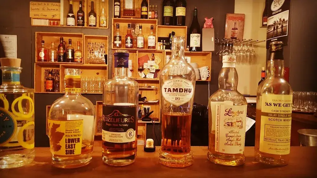 Le Bistrot de la Cave restaurant in Bron