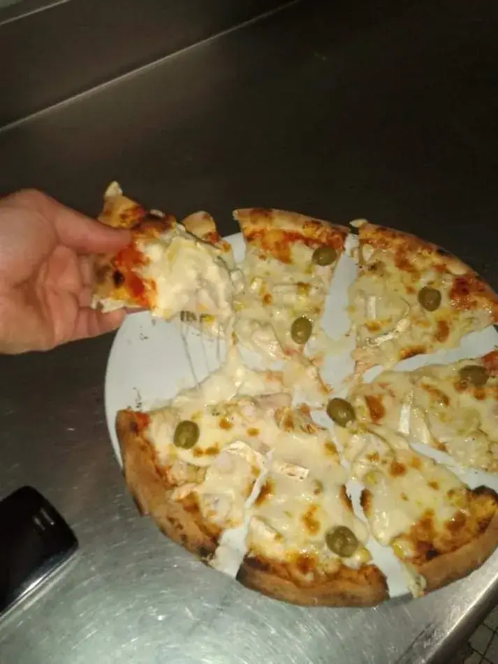 Pizza di Napoli restaurant in Loupe