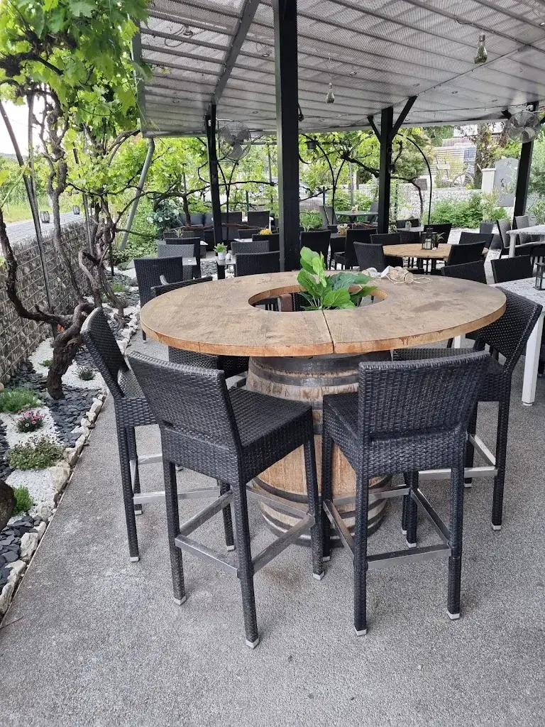 Restaurant de la Treille_Champagne_slider_image_1