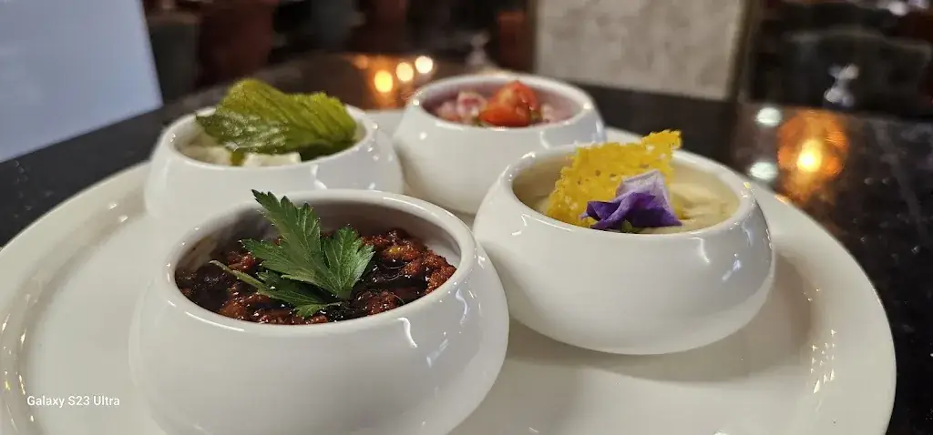 Elite Restaurant_Bron_slider_image_3