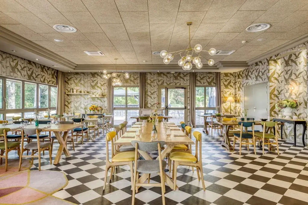 Restaurant - Demeures de Campagne Parc du Coudray restaurant in Coudray-Montceaux