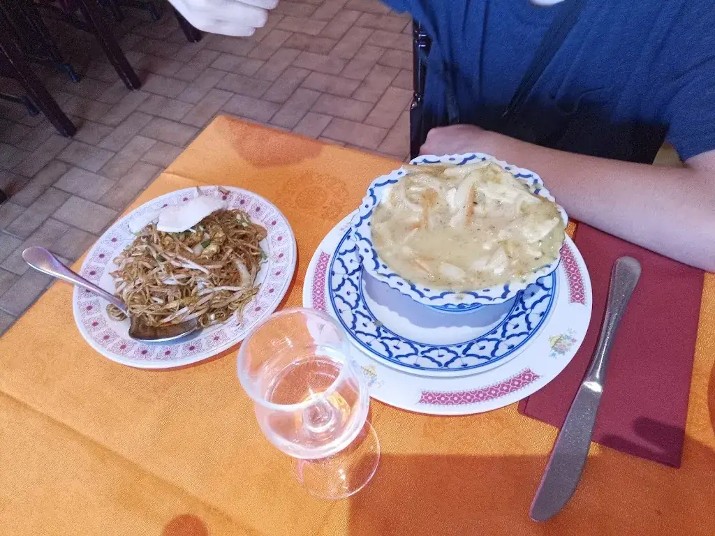 Anaël BLEURVACQ_Le Dauphin_Coudray-Montceaux_review