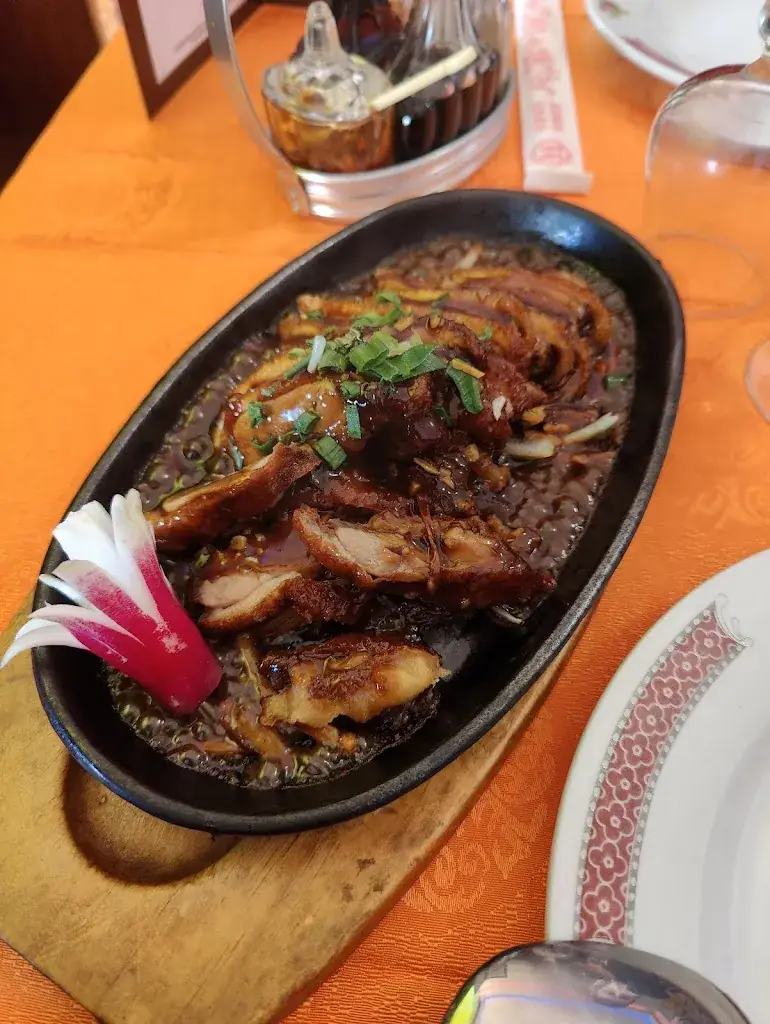 Le Dauphin_Coudray-Montceaux_slider_image_3