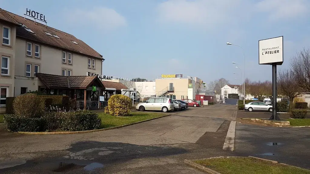 L'ATELIER restaurant in Coudray