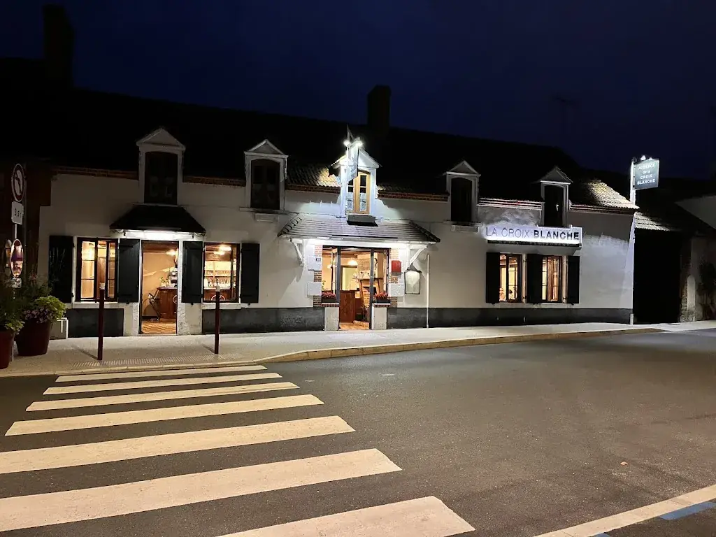 Auberge de la Croix Blanche restaurant in Marcilly-en-Villette