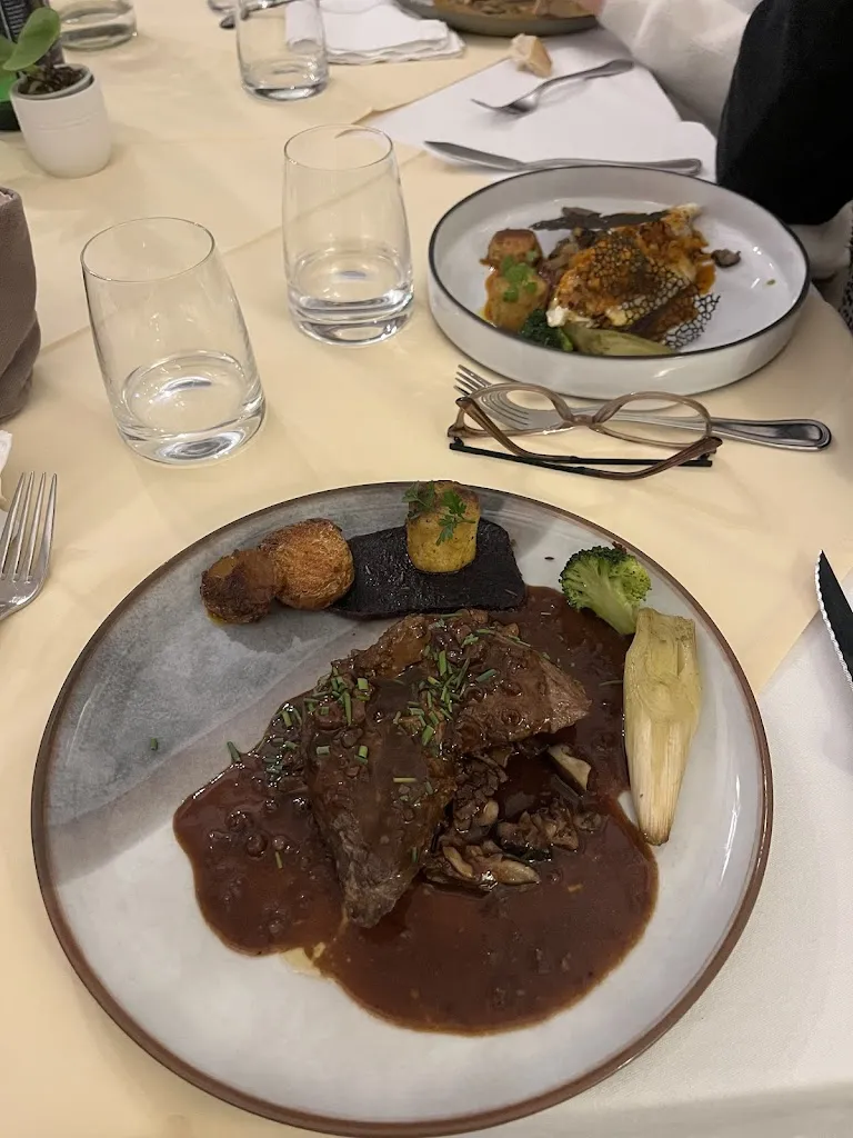 Camille Moniere_Le Saint Christophe_Saint-Jean-de-Braye_review