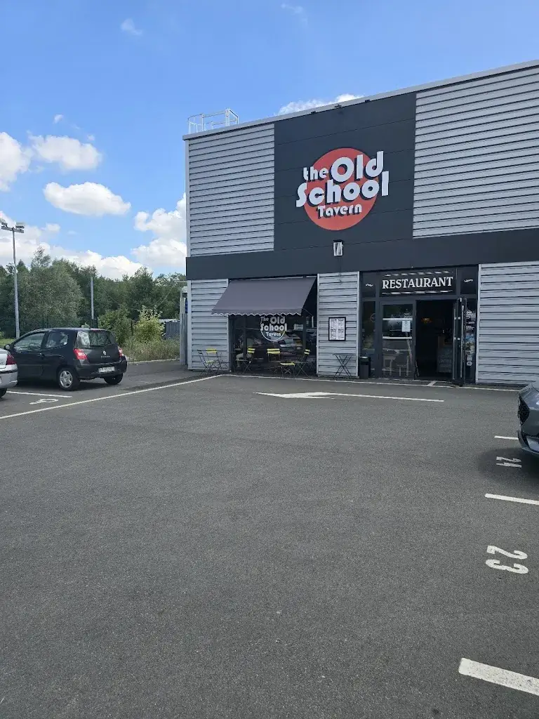 joaquim afonso_THE OLD SCHOOL TAVERN_Ville-aux-Dames_review