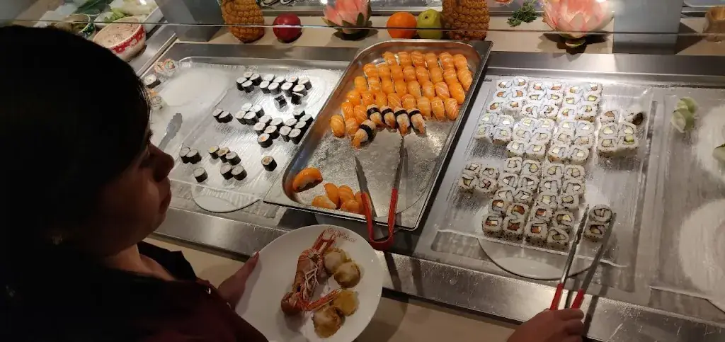 Bas van Langevelde-Marzado_WOKASIE_Ville-aux-Dames_review