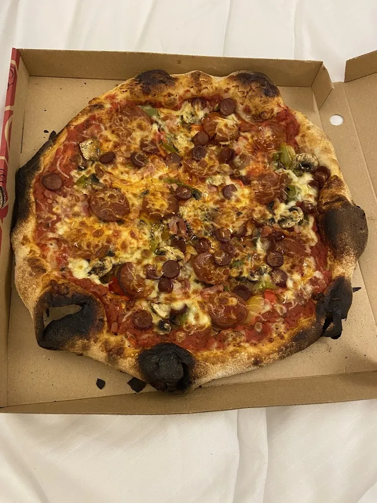 La Case à Pizza_Ville-aux-Dames_slider_image_3