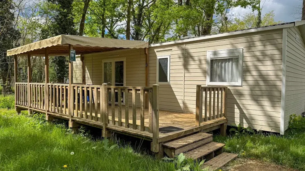 Domaine Tours Les Acacias restaurant in Ville-aux-Dames