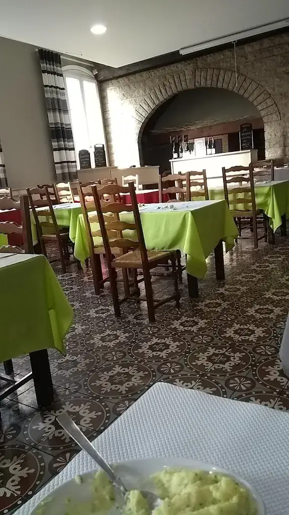 Enzo CL_Restaurant Les Platanes_Bron_review