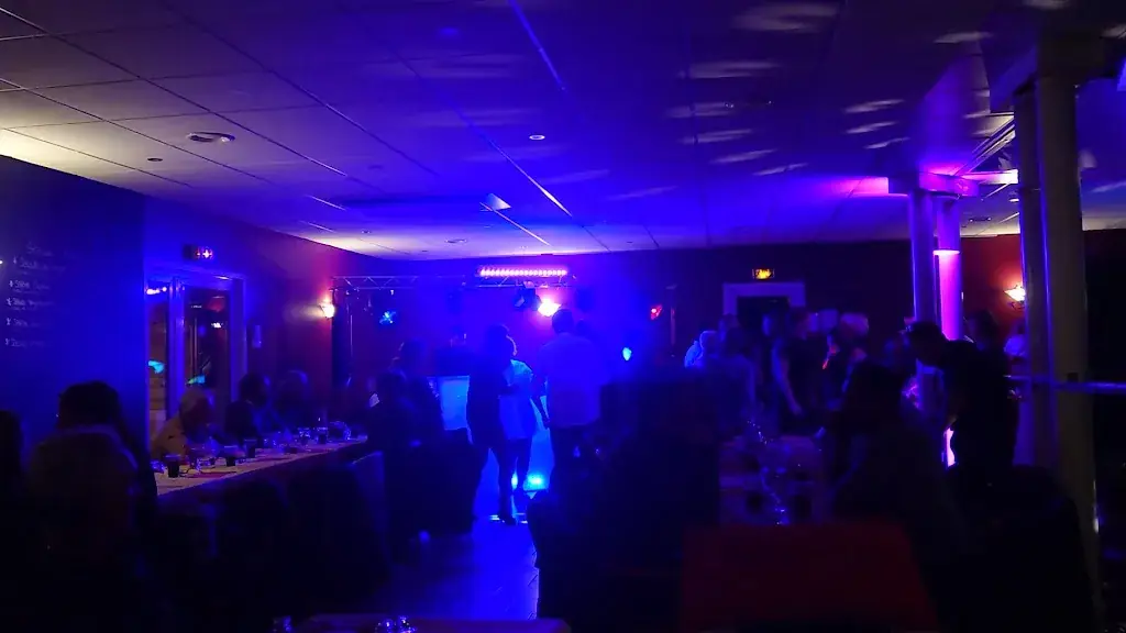 Au Sauvage_Lorris_slider_image_2