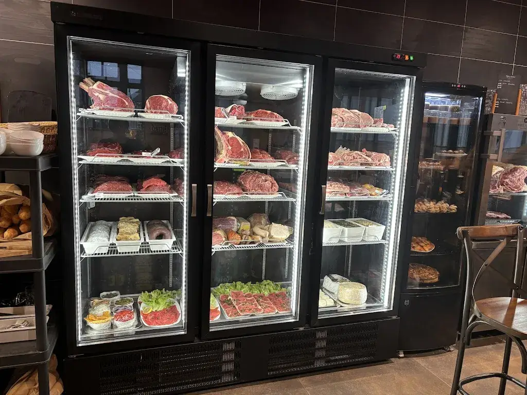 Le bar a viande de la halle_Lorris_slider_image_3