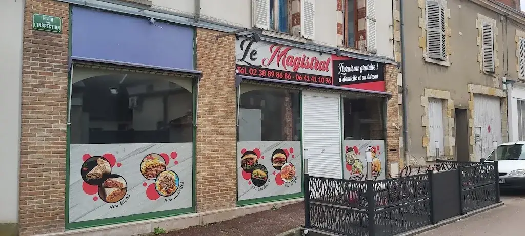 Le Magistral restaurant in Lorris