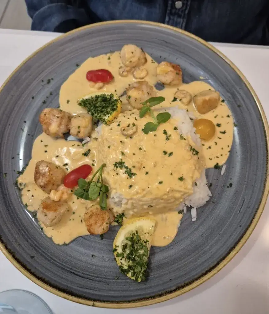 Ju Liia_LE VENISE_Bron_review