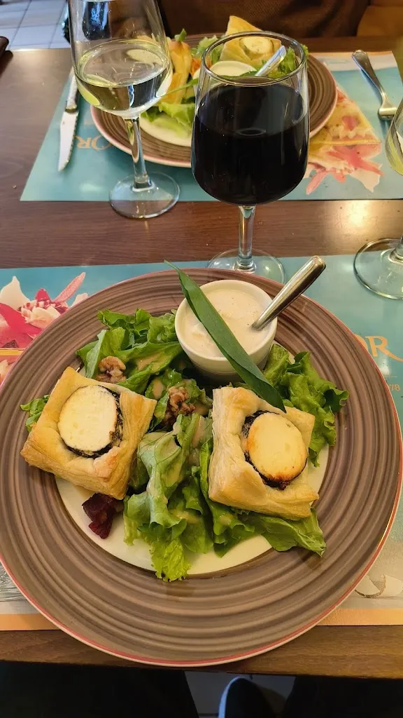 Les Mille Saveurs restaurant in Lingé