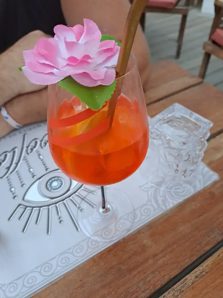 Menu_Rooftop_Saintes-Maries-de-la-Mer_image_4