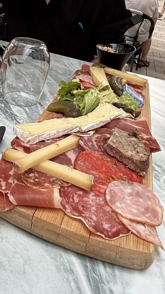 christophe gouin_LA SUITE PUB LOUNGE RESTAURANT_Montargis_review