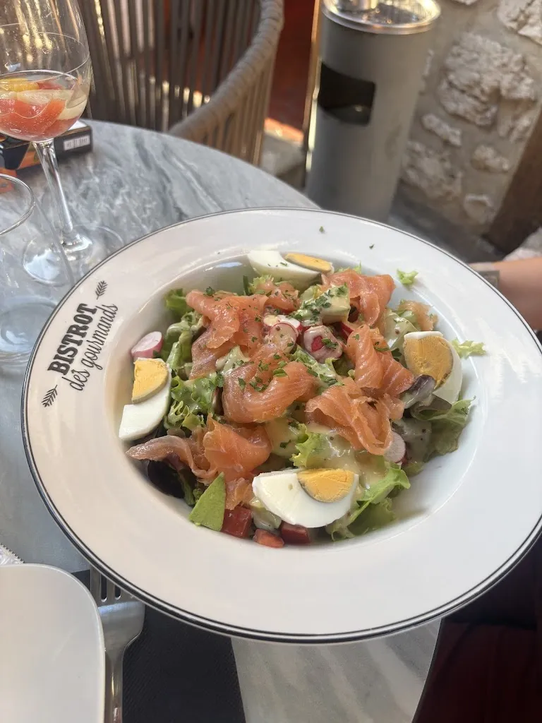 Berangere Buret_LA SUITE PUB LOUNGE RESTAURANT_Montargis_review