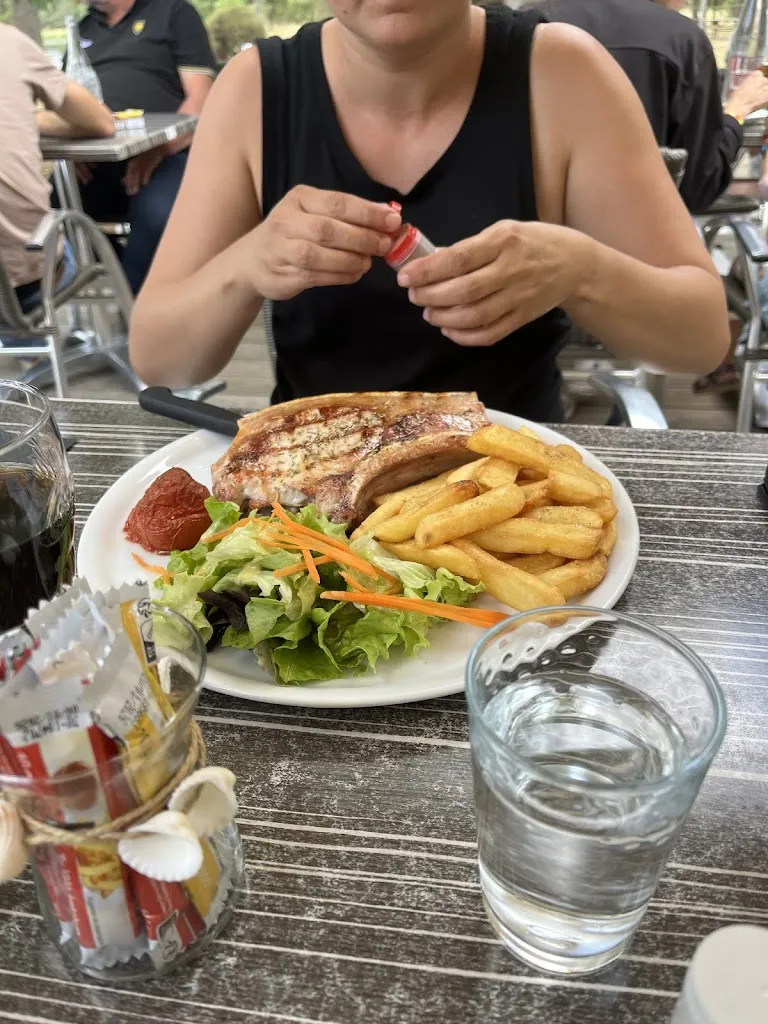 Kieron Higgins_Le Bellebouche_Mézières-en-Brenne_review