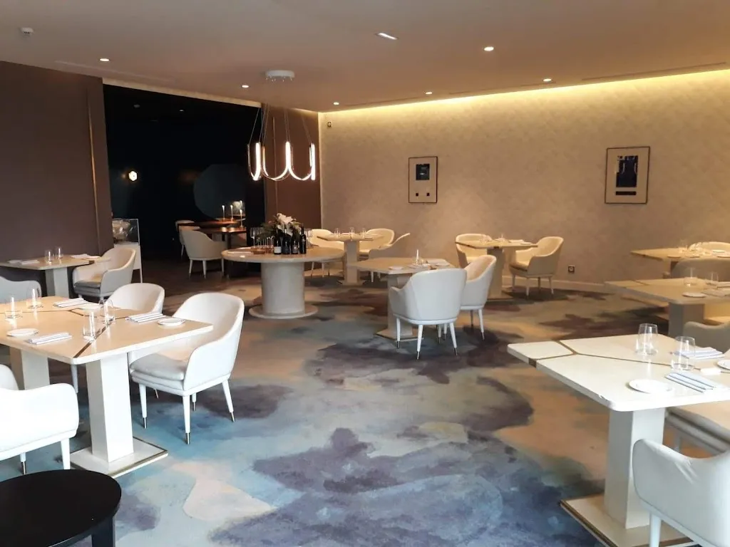 Ezia_Montlivault_slider_image_1